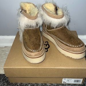 UGG - Chestnut FLUFF PUNK BOOT